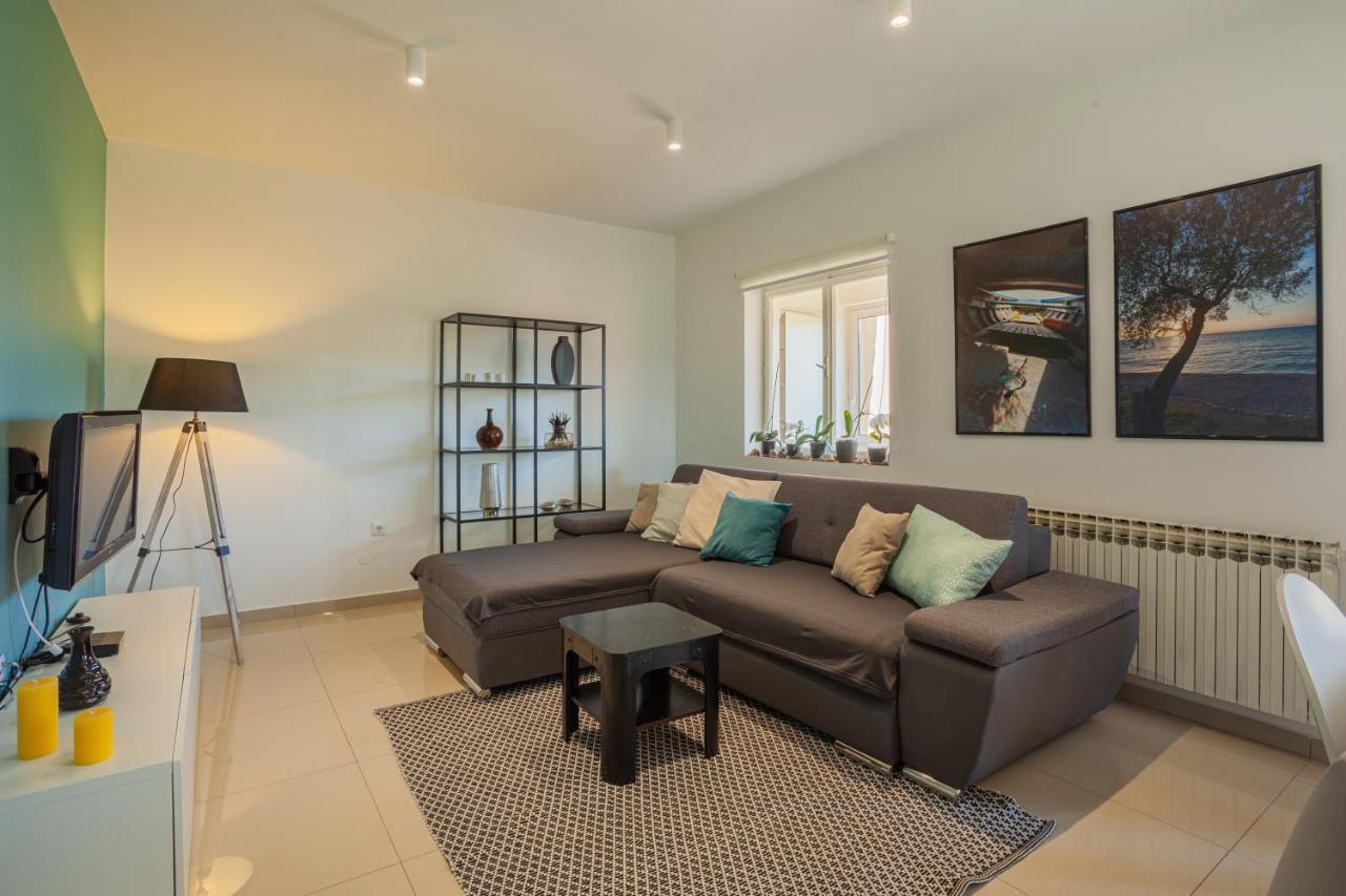 Apartman Petra Крес Екстериор снимка