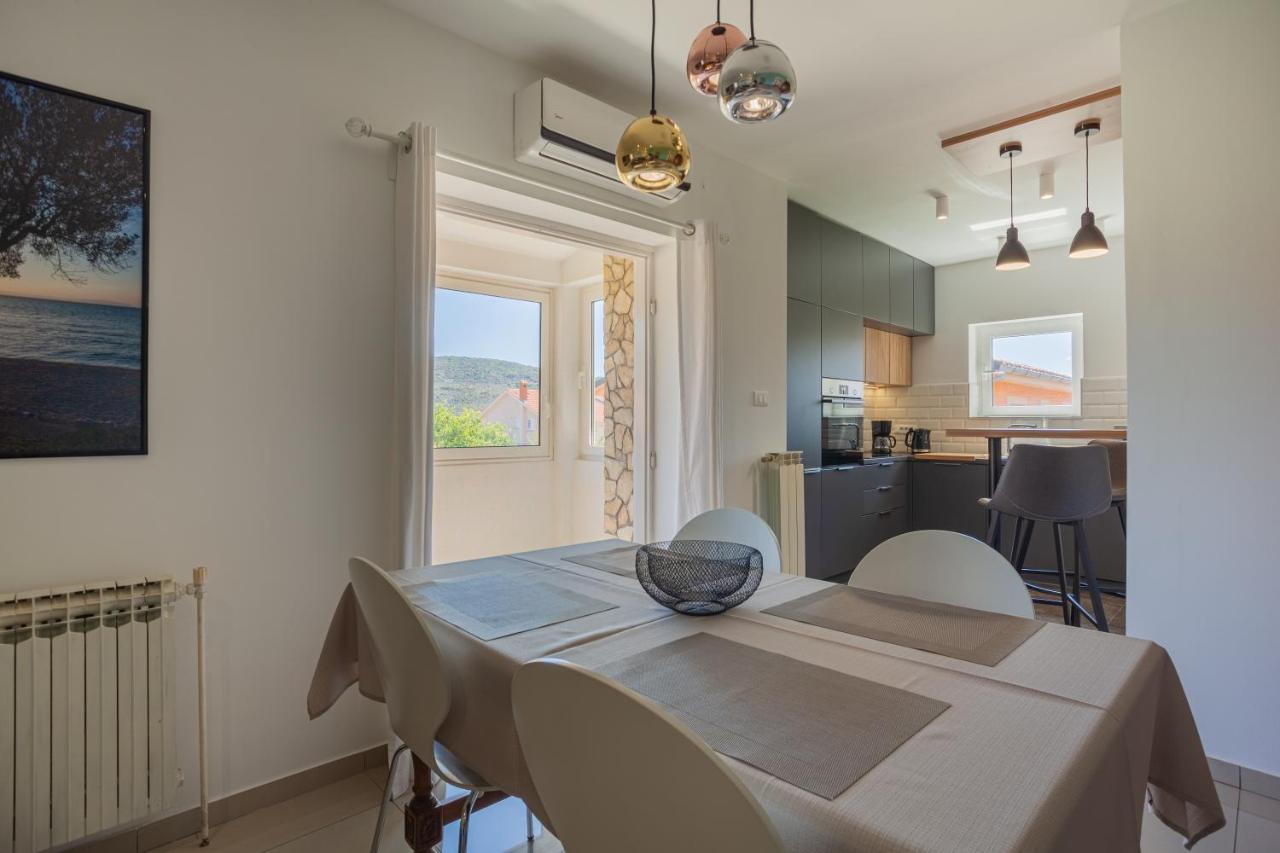 Apartman Petra Крес Екстериор снимка