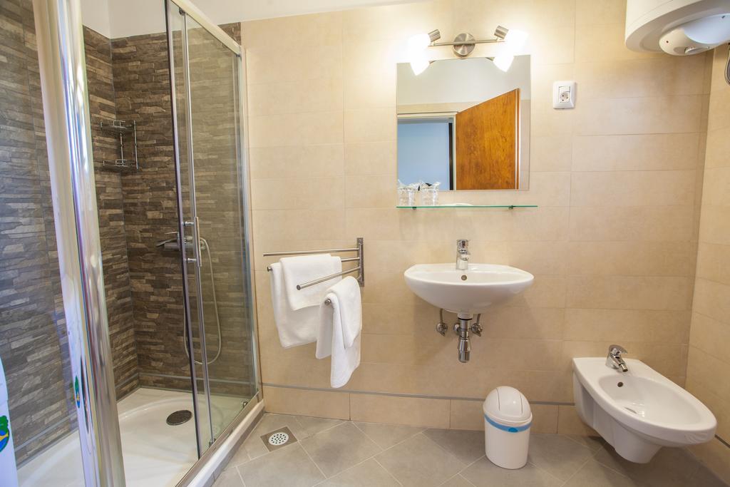 Apartman Petra Крес Екстериор снимка