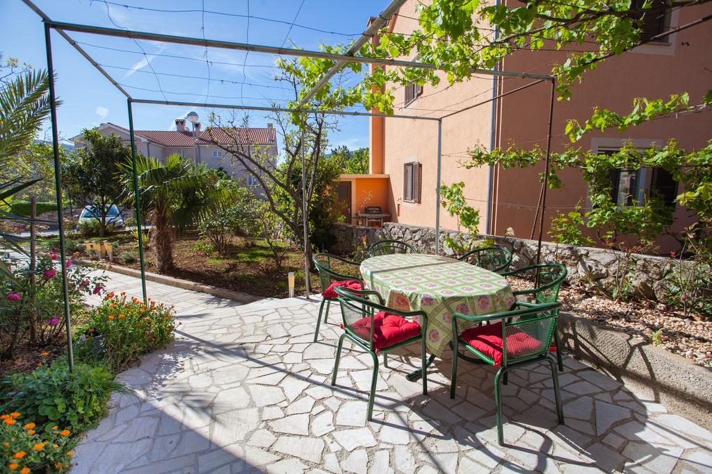 Apartman Petra Крес Екстериор снимка