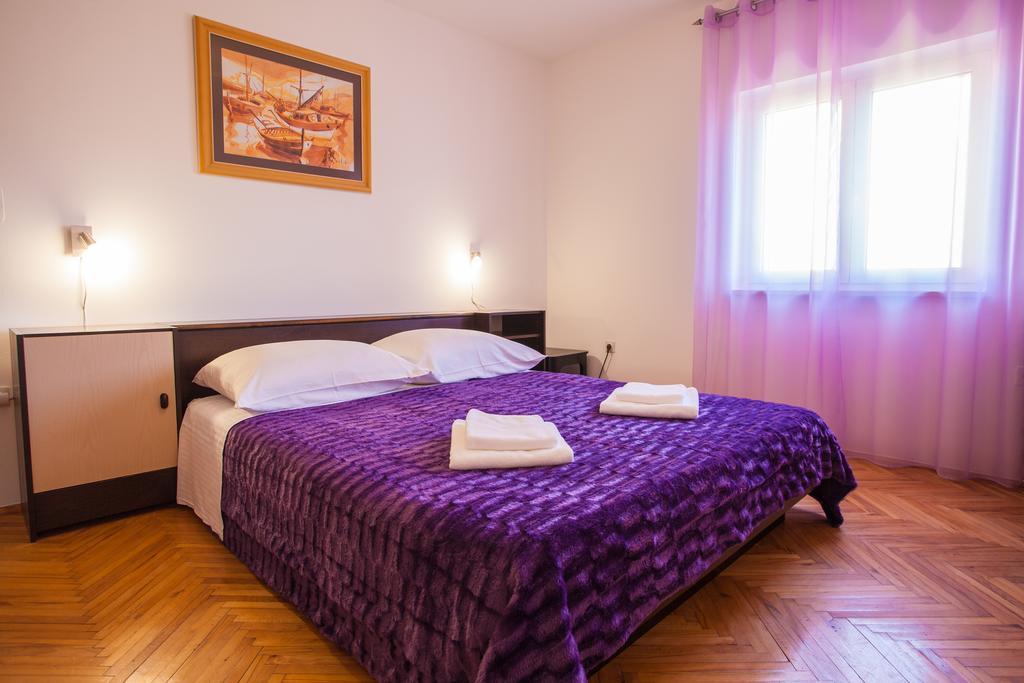 Apartman Petra Крес Екстериор снимка