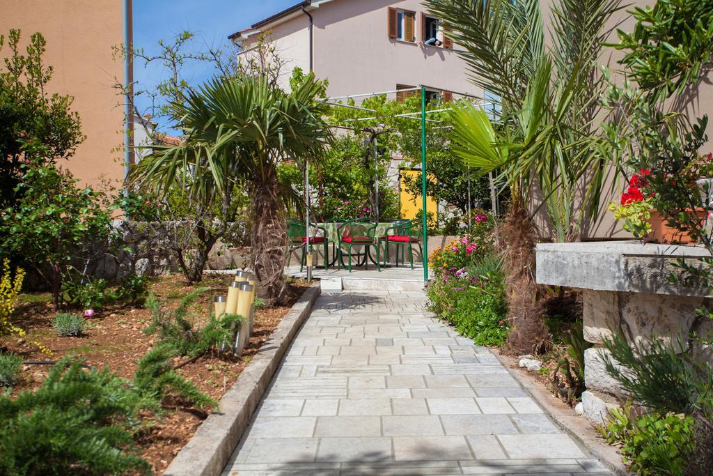 Apartman Petra Крес Екстериор снимка