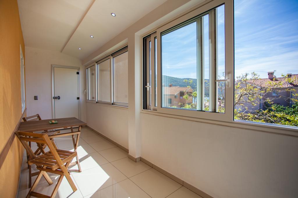 Apartman Petra Крес Екстериор снимка